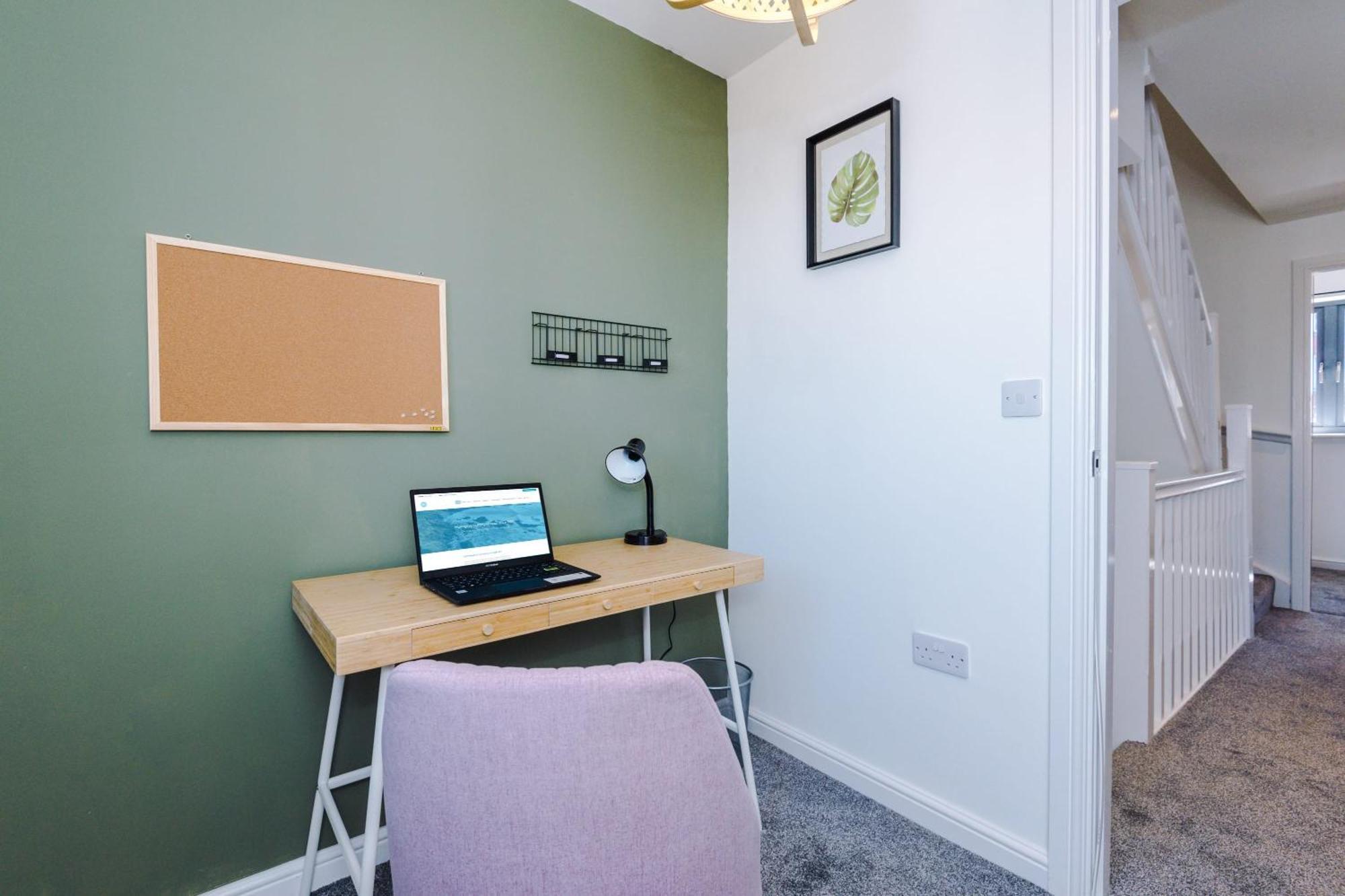 Rest&Recharge At Waterway House Villa Manchester Exterior photo